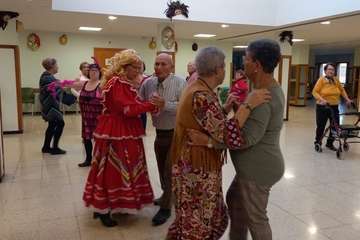 Animado baile de Carnaval en el Centro de Mayores de Telde/TA.